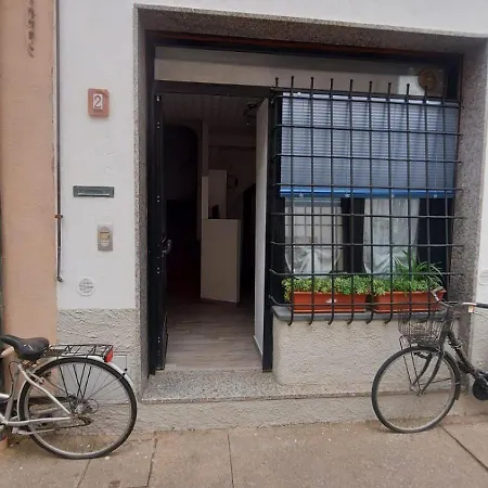 Morelli - Via Mentana 2 *